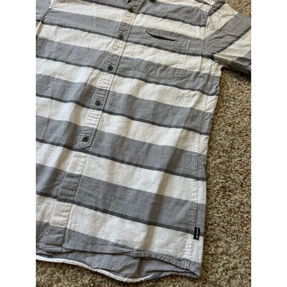 HURLEY Short Sleeve shirt, size Medium, Tailored Fit, Gray & white striped - Picture 8 of 9